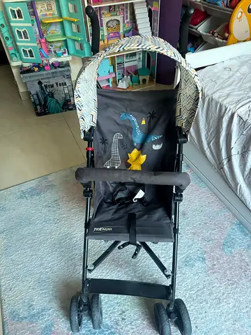 Lightweight umbrella stroller - extremely compact and portable in Aircraft. In excellent condition.