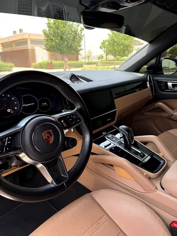 2020 Porsche CAYENNE thumbnail 7