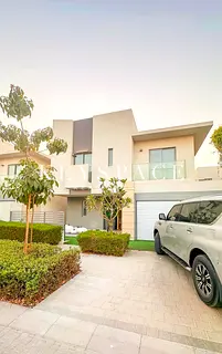 Modern Designer Estate | Vibrant Family Community | Resale