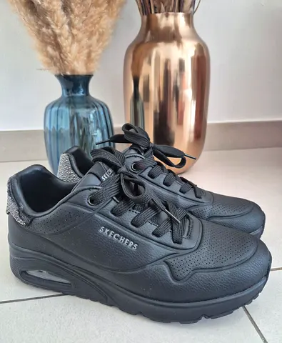 Skechers I Size 39 I Black I Like New