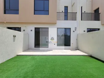 PREMIUM FINISHING MASSIVE SIZE MIDDLE UNIT &MAID ROOM COVERED PARKING