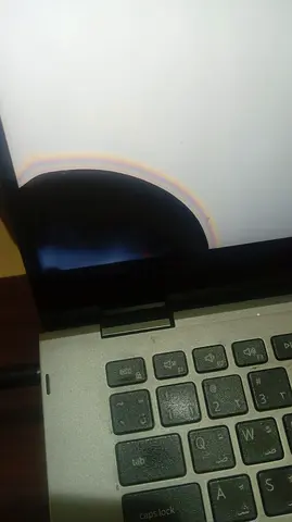 Dell Inspiron 5400 2-in-1 (i5 10th Gen / 8GB / 256GB SSD) - Screen Damaged