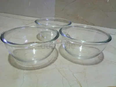Set of 3 Clear Glass Mixing/Serving Bowls - Good Condition