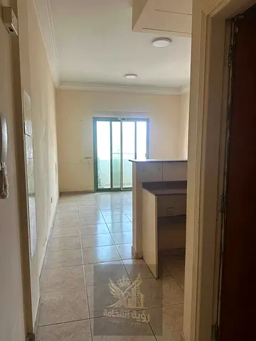 استديو مع بلكون   تكييف مركزي   الصيانه علي المالك   السعر 21 الف   6 شيكات   تامين 2000 كاش او بيتوزع ع الدفعات   رسوم 1500   بمنطقه المجره