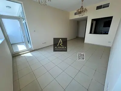 Sea view, 3 rooms, wardrobes, and parking.