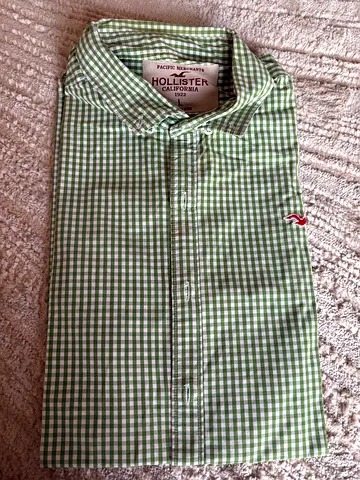 Green checked Hollister short sleeve shirt, size large