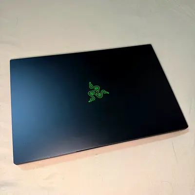 Razer Blade 15, Core i7-10750H, Nvidia GeForce RTX 2060