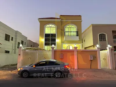 فيلا للبيع بموقع مميز قريب من شارع عمار، 5 غرف نوم ماستر، تصميم عصري وتشطيبات فاخرة، السعر شامل الكهرباء والمياه والمكيفات، فرصة رائعة للسكن الراقي أو