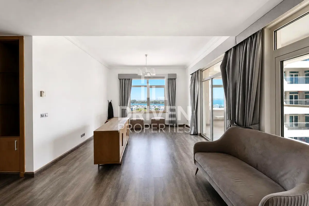 Prime Location | High Floor | Stunning Sea View