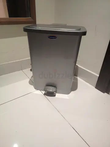 pedal bin (small) - good condition
