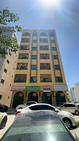 للايجار السنوى غرفه وصاله بااوسع مساحه بالبوطينه وباارخص سعر بالشارقه