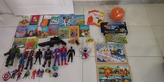 Bundle of Toys, books and Fancy Dress costumes (Age 4–6) – Great Condition