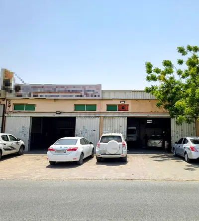 Fully Equipped Automobile Garage for Sale with Mitsubishi L200 pickup