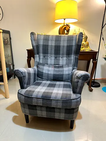 2 chairs