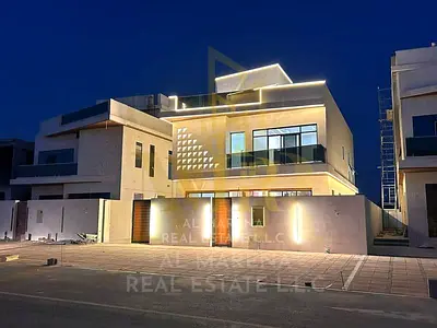 Close to all services - 2 floors, roof - Registration included - Direct from owner - Freehold للبيع في موقع متميز، بتشطيبات فاخرة.   تتكون من:  صالتان