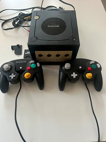 GameCube Japanese modded with picoloader 64gb full of games + 2 controllers