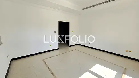 Semi Upgraded | Vacant | Unfurnished