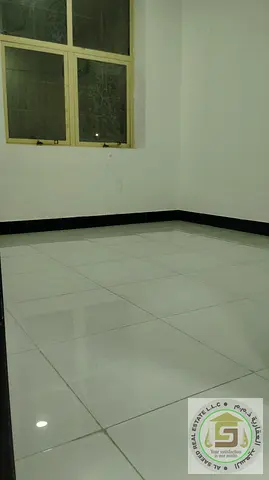 Studio with closed kitchen available for rent in a clean building
