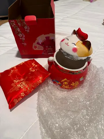 New Chinese pot, not used