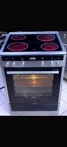 Siemens freestanding electric ceramic hob with oven - good working condition