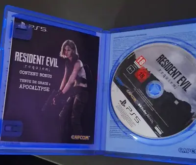 Resident Evil Re:Verse / Resident Evil Requiem (PS5) disc with manual - Good condition