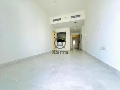 Spacious 2 BR | Well-Lit | Community View