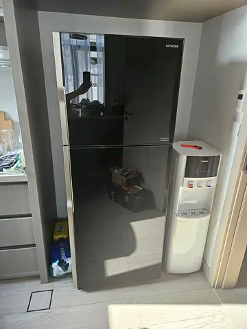 Hitachi 500 liter double-door refrigerator in black - good condition 70cm