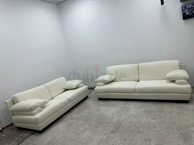 Looks great condition Natuzzi sofa