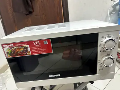 Move out selling microwave oven 20l must go tomorrow