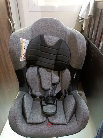 Juniors Juniors Cruz Convertible Car Seat with 5-Point Safety Harness and Seat Belt - good condition