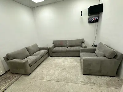Like new condition cratebarrel 6 seater sofa