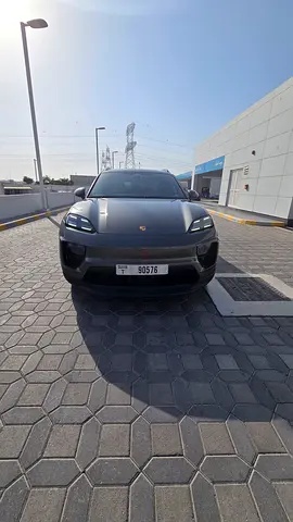 Porsche Macan Standard 2025 electric