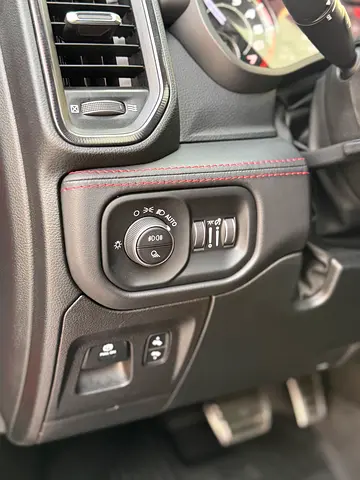 صورة 17 لـ 2022 RAM 1500 TRX