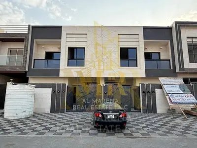 فيلا طابقين موقع قريب من الخدمات تشطيب فاخر تملك حر جميع الجنسيات
