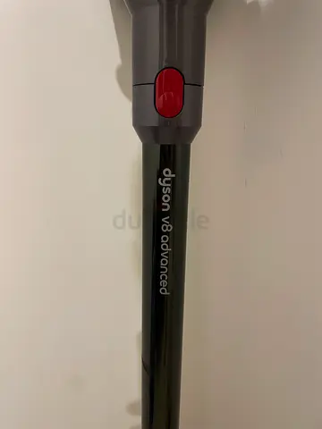 Dyson V8 Advanced cordless stick vacuum - good working condition