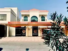 Location: Al Helio 2 – Ajman 📐 Land Area: 4,050 sq ft 🏠 Villa Features: 🛏️ 5 spacious m