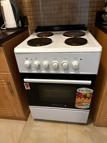 White Westpoint 4-Burner Electric Cooker with Oven – Good Working Condition