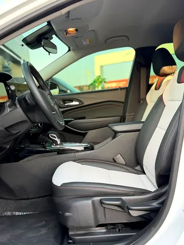 صورة 9 لـ 2025 Chevrolet TRAX