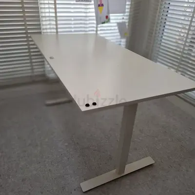 White adjustable standing desk / computer table - good condition