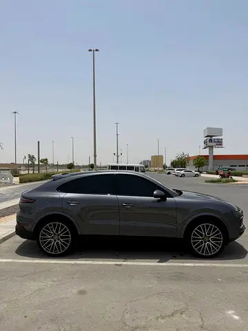 2020 Porsche CAYENNE thumbnail 6