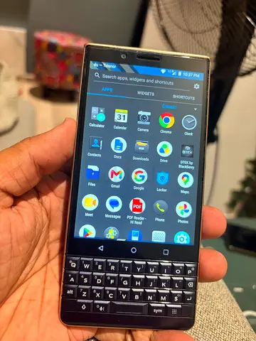 Blackberry Key 2 LE 9.5/10 condition sealed.