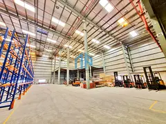 Spacious Independent Warehouse With Cold Storage