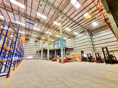 Spacious Independent Warehouse With Cold Storage