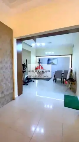 للاستثمار شقه ثلاث غرف وصاله بالنهده الشارقه مساحه واسعه الشقه مجدده بالكامل مؤجره موقع ممتاز قريب من دبي وشارع الاتحاد مقابل صحارى مول مؤجره ع 55 الف