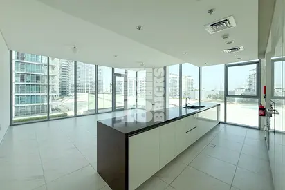 Corner Unit | Lagoon View | Ready to Move in