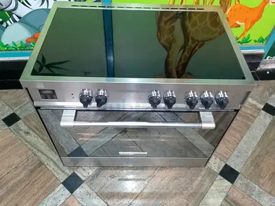 Ceramic cooking range five burner perfect working condition