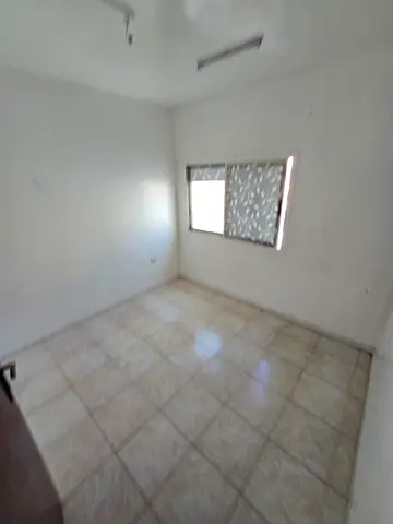 One-bedroom apartment for rent in Old Muweilah. Prime location close to all services, featuring central air conditioning and easy access to main roads