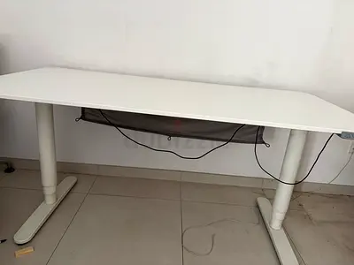 White electric adjustable standing desk - 160cm