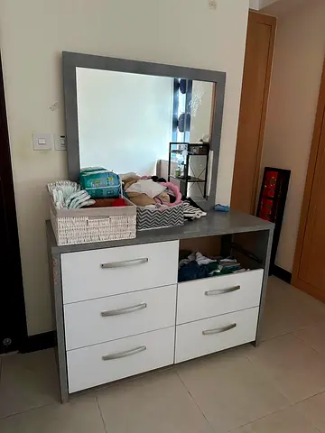 6-drawer dresser with mirror — modern white and grey