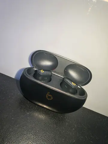 Beats Studio Buds+ – Black/Gold